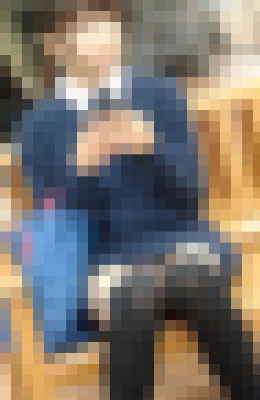 【再販】対面＆逆さフラッシュ撮り】可愛い女の子のお顔もパンツもたっぷり盗撮！極上対面パンチラ動画【逆さ撮り写真付き】　サンプル画像3