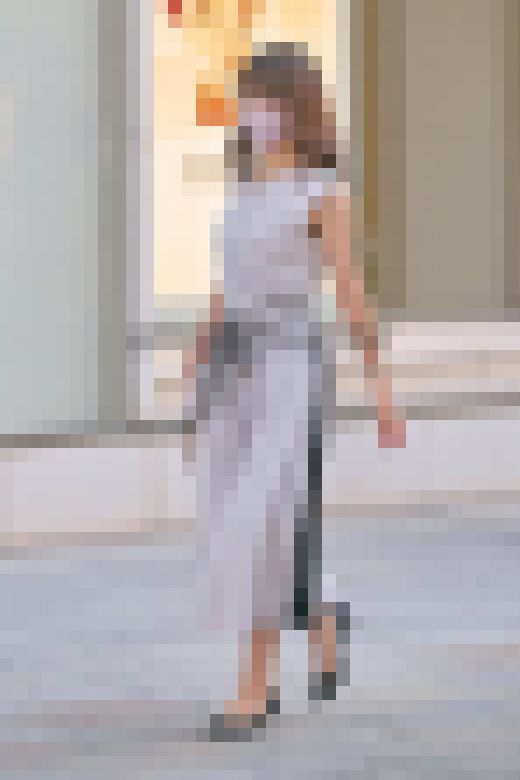 DS画像 202401版：街中を歩くノースリーブワンピにナチュスト＋ハイヒールを履いたモデルさん他、多数収録！　サンプル画像1
