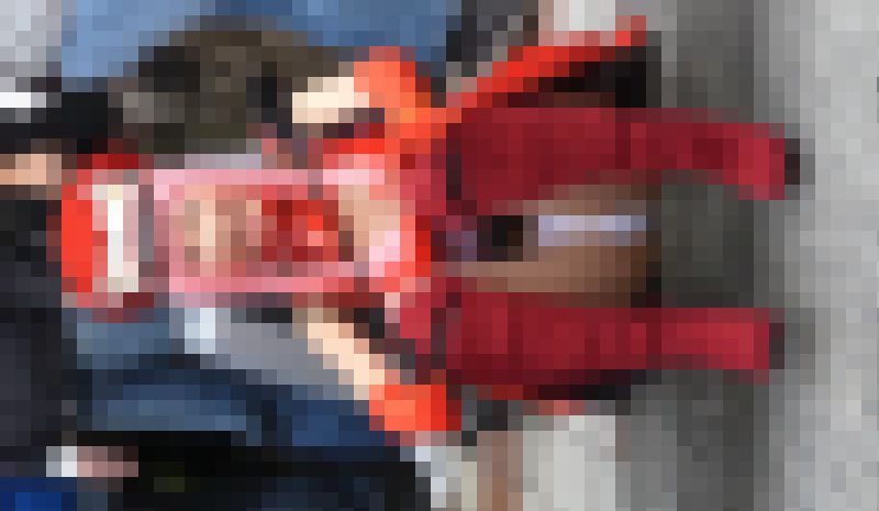 【再販】有名コスプレイヤーさんにも容赦ないローアングル狂カメコたちフルセット サンプル画像4