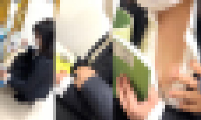 就活中の上京お姉ちゃんを洗礼おっぱい揉み【おっぱい痴かん】　サンプル画像2