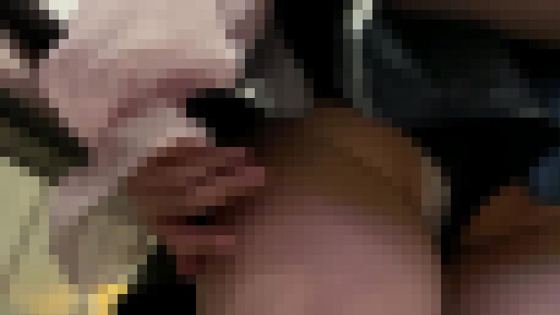 大事なところがポロリ！！見せパンから純白のパンティーが・・・ サンプル画像