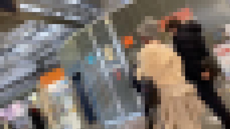 【パンチラ】ルミ◯ショップ店員の仕事帰りを覗き見! サンプル画像1