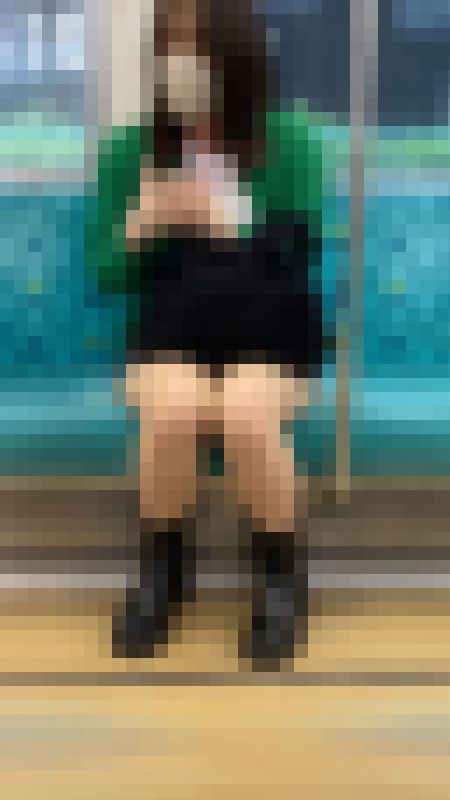 （電車対面）【ヨシノリvol11】長身スタイル抜群女性のスカートの中　サンプル画像2