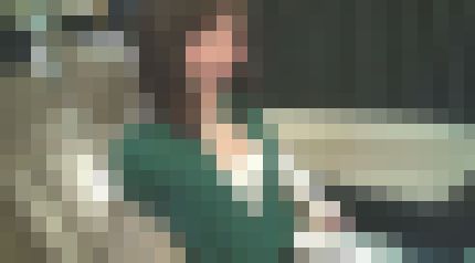 【再販】清楚な22歳女子大生が旅行のために美乳を揺らして初ハメ撮り　サンプル画像1
