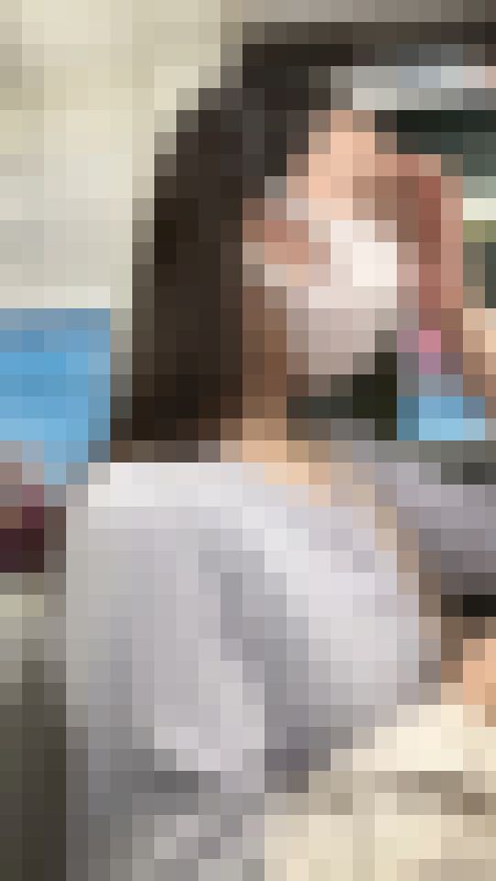 【すぐそこの眺め97】電車内で美人ＯＬのオッパイを至近距離で！　サンプル画像4