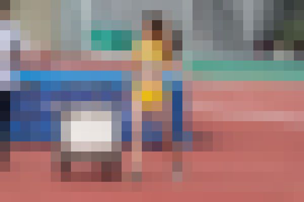 陸上競技　high jump と黄色セパのあの娘　サンプル画像2