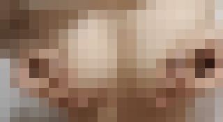 白の下着を脱いで乳首をマッサージする女の子　サンプル画像1