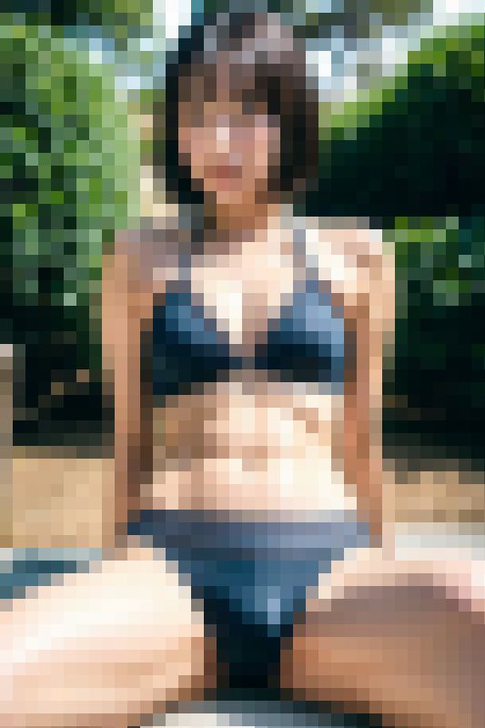 ビキニ美女開脚グラビア　サンプル画像1
