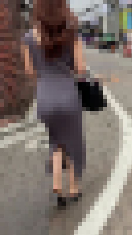 ボディーラインがクッキリのニットワンピのパンティーライン動画。　サンプル画像4