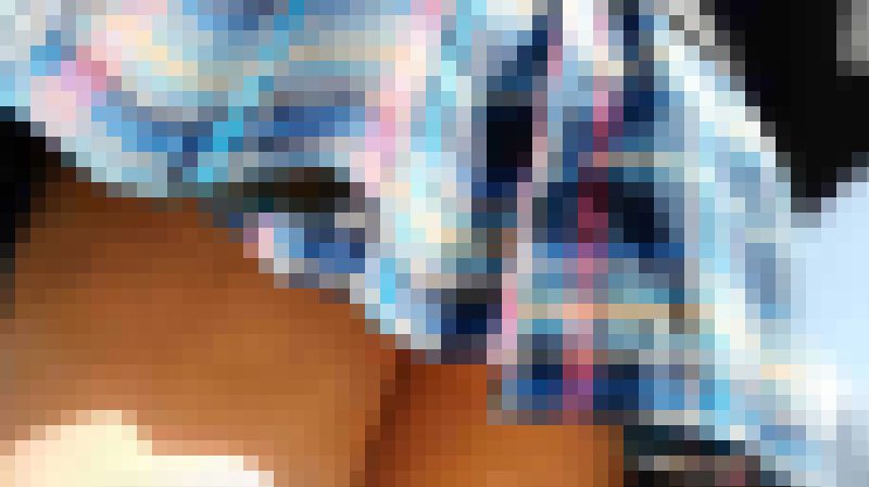 純白パンツにむっちりしたお尻がムニムニと動く青チェ制服女子追いかけ盗撮動画　サンプル画像2