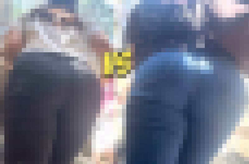 Wエロ美尻を見上げて堪能！都会の高飛車お姉さんが王道デニム内のケツをムニュらせ男を誘惑! 『階段を登る』女 編 サンプル画像