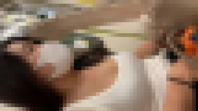 【再販】【再々編集】巨乳タンクトップ女子大生の胸チラ谷間!!横から胸チラ撮影！！　サンプル画像1