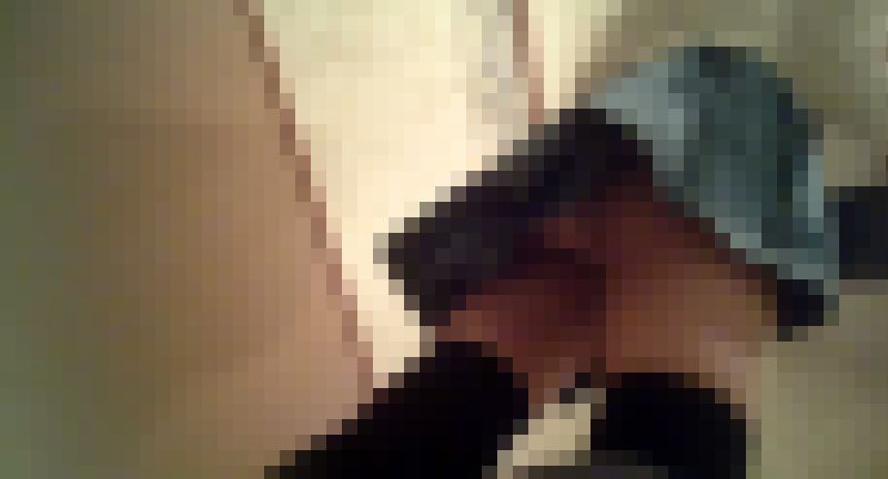 【靴カメ】ミニスカ娘のカラオケ逆さ撮り　サンプル画像1