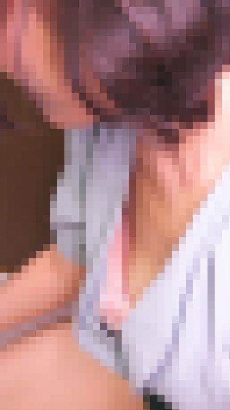 片付け中のＯさんのセクシーな谷間　乳首見えてますよ・・・　サンプル画像5