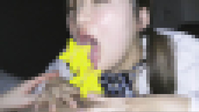 《国宝爆乳》【電車チカン】★すっぴんツインテ無垢美少女の衝撃のHカップ国宝乳★自ら股を開いて涙目即ハメ志願　サンプル画像4