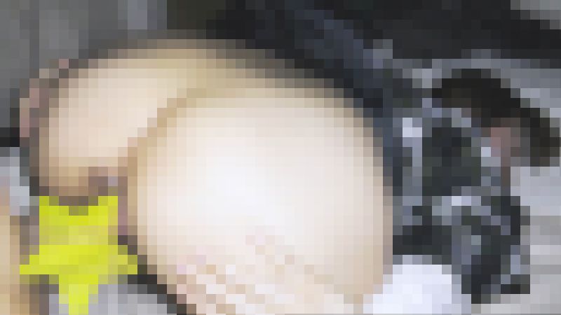 《国宝爆乳》【電車チカン】★すっぴんツインテ無垢美少女の衝撃のHカップ国宝乳★自ら股を開いて涙目即ハメ志願　サンプル画像5