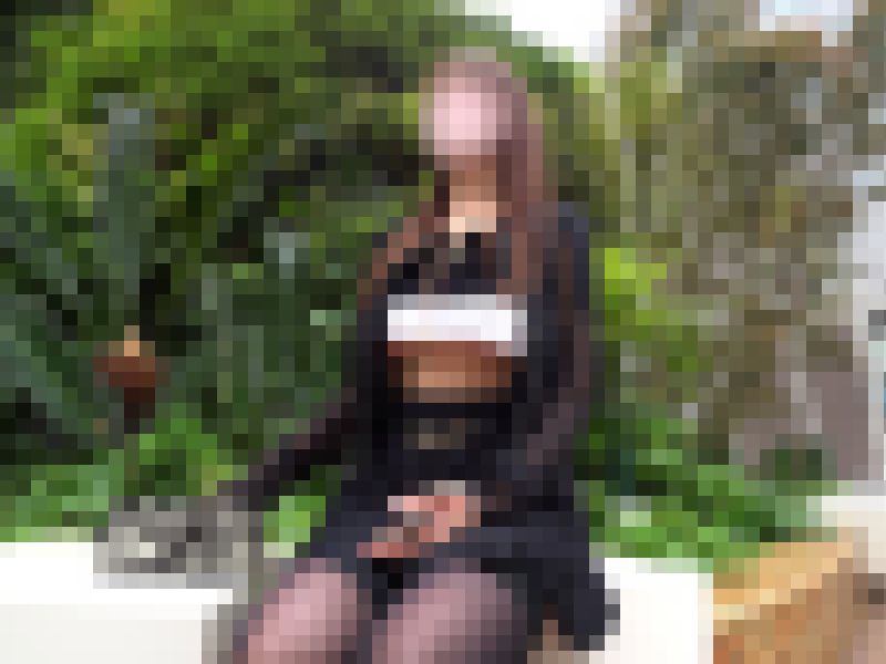 【乳首モロ見え】ぶるるんHカップ爆乳ノーブラ美女♪あまりのデカ乳に勃起乳首がハミ出ちゃいました(笑)【後編】　サンプル画像1