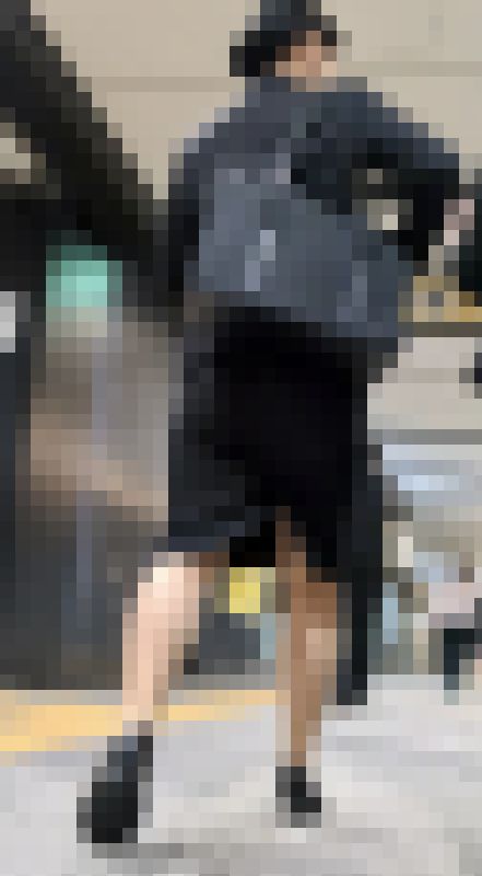 【324】目が離せないタイトスカートとパンツスーツOLの2人組!(前編) サンプル画像2