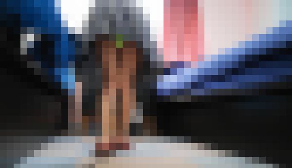 民泊お掃除スタッフちゃんのパンチラガン見☆バレても明るくニコニコな天然ちゃんだった　サンプル画像2