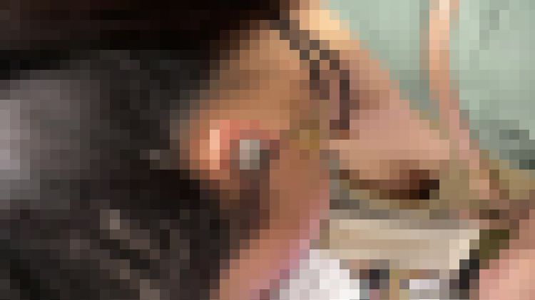元が緩いトップスからタワワな巨乳が・・・　サンプル画像4