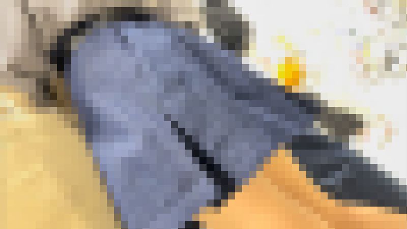 お買い物中の膝丈ミニスカ女子は重ね履きに脇からチラ見せの白生Ｐが！ J37Ds-4K　サンプル画像3