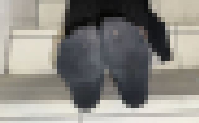 上品な雰囲気の美人JDの靴下足裏と履き潰し靴＆ギャップありすぎ足の匂い　サンプル画像1