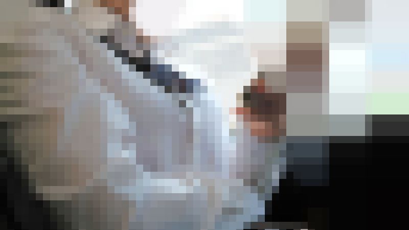 ワイシャツの隙間からちょびっと胸の地肌が見えるJKをバス車内で軽くガチおさわり　サンプル画像2