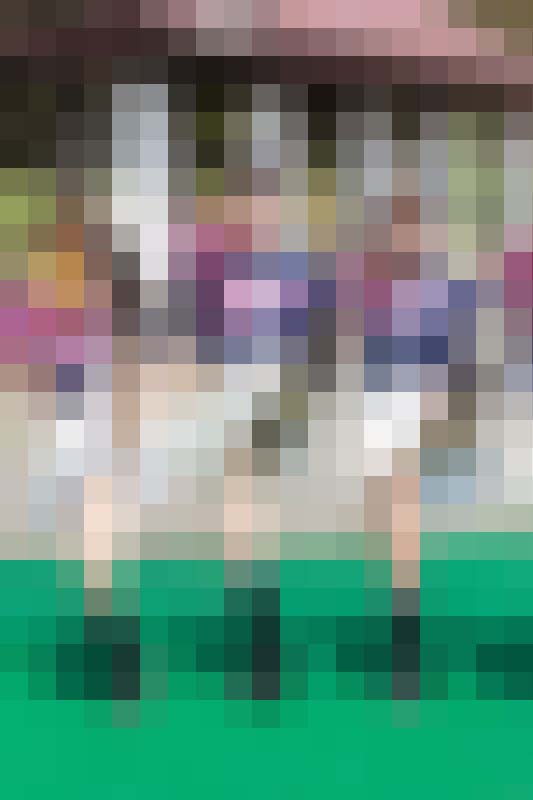 白スコートのチアガール・黒いものがはみ出してます　サンプル画像1