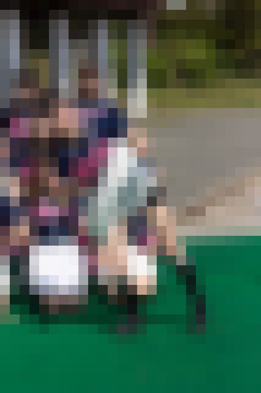 白スコートのチアガール・黒いものがはみ出してます　サンプル画像3