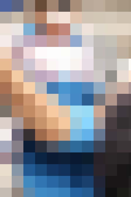 地方スポーツイベントでの超有名Dチア②　〜大開脚の青ア〇は絶景　清楚な美魔女たちの可憐な舞い〜　サンプル画像5