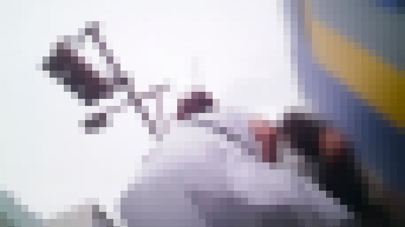 【ミニ丈ワンピ女子】風でふんわり中が丸見え　サンプル画像1