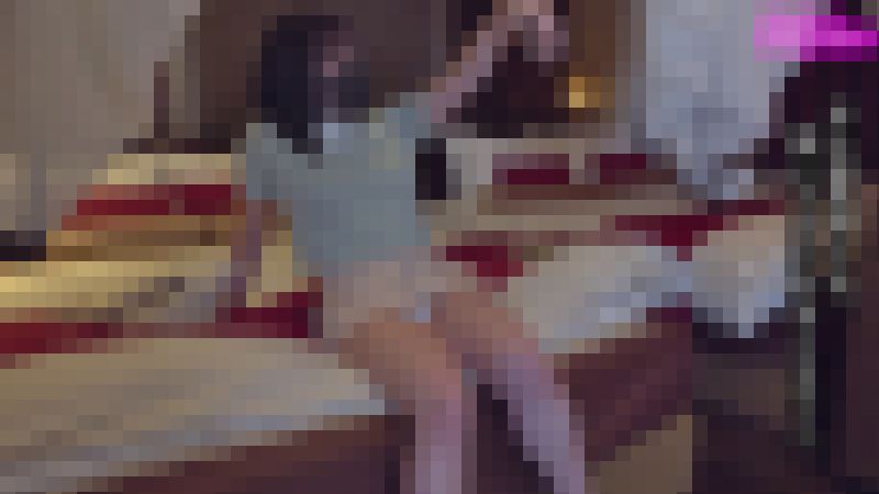 SNS映え自撮り大好きミニスカ女子（1）自撮りに夢中で即パンチラ　サンプル画像1