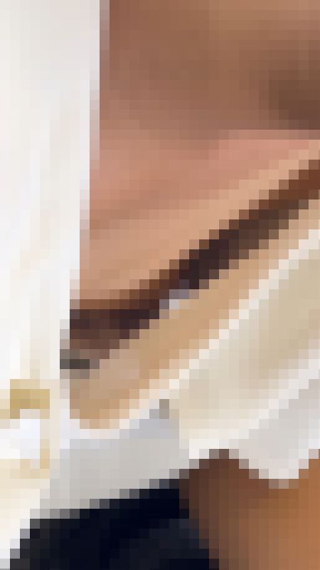 【電車内胸チラ】帰宅ラッシュの美人お姉さんの胸チラ　サンプル画像3