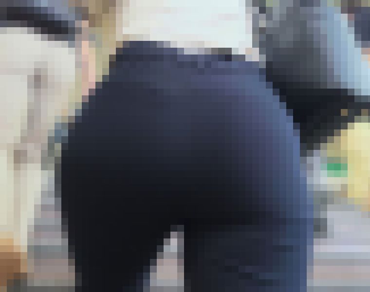 歩行記録0230「どっしりしたデカ尻をふりふり階段を上るOL」(2名) サンプル画像