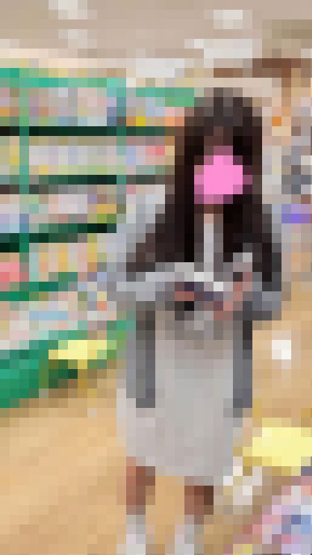 エスカレーターで美乳丸見え！パンツと同時下乳可愛い子　サンプル画像2