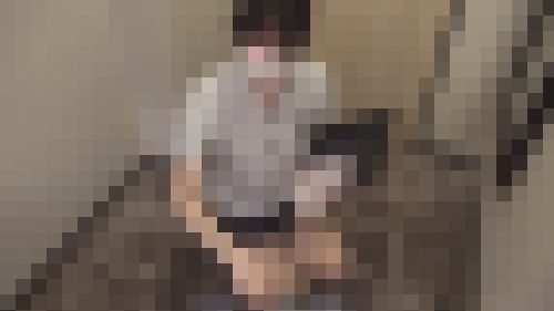 【ホテルウーマン】何度も見せちゃう可愛過ぎるホテルスタッフ、荷物の手続きに手こずり怒涛のパンチラ＆胸チラ　サンプル画像4