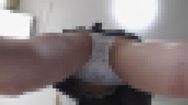 超ミニスカパンチラ　梅子さん２ パンチラの原点、白いパンツに迫る　サンプル画像4