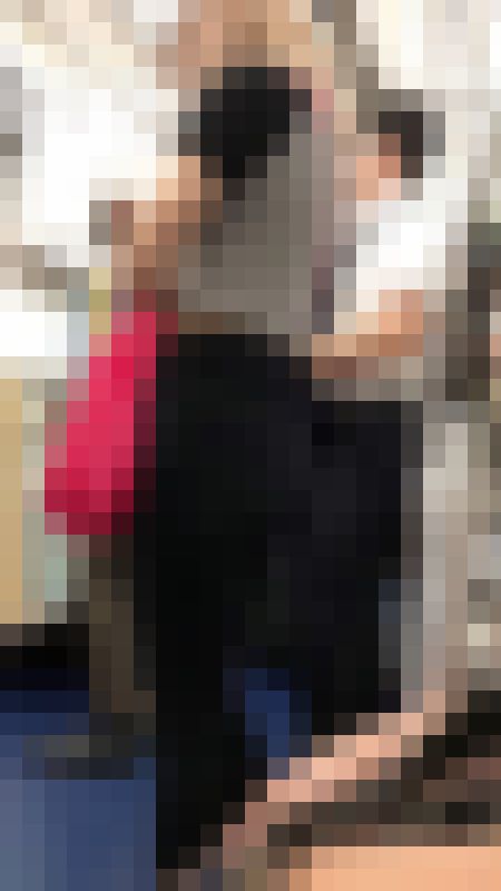 【後ろからの眺め20】スタイル抜群の金髪ギャルの美尻を背後から！　サンプル画像5