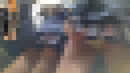 ガチ71【60fps】超激カワ赤チェの純白とムチ尻青ちぇの黒パン！3人収録1６分　サンプル画像2