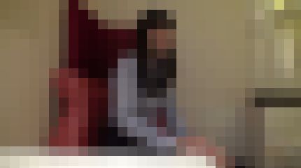 【再販】清楚系の25歳美人OLが初ハメ撮りで喘ぎ声を抑えるもアソコは大洪水　サンプル画像1