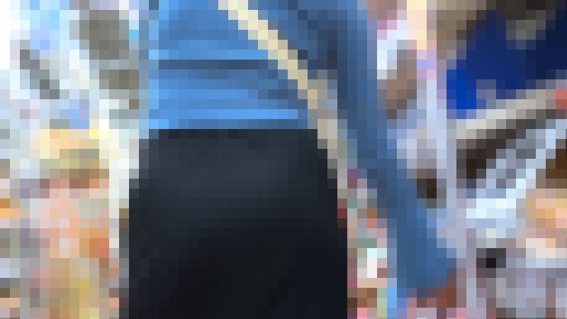 【４K・高画質】#13&nbsp;弟想いの優しいお姉ちゃんの若さ溢れる大きめプリ尻で黒スカ突き破って透けるPライン　サンプル画像3