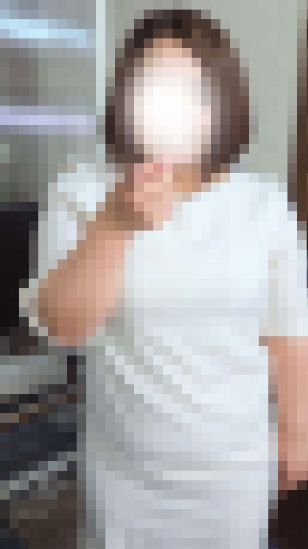 同業者パンチラ　生々しい割れ目　蒸れたお尻とスケスケパンティー　　サンプル画像6