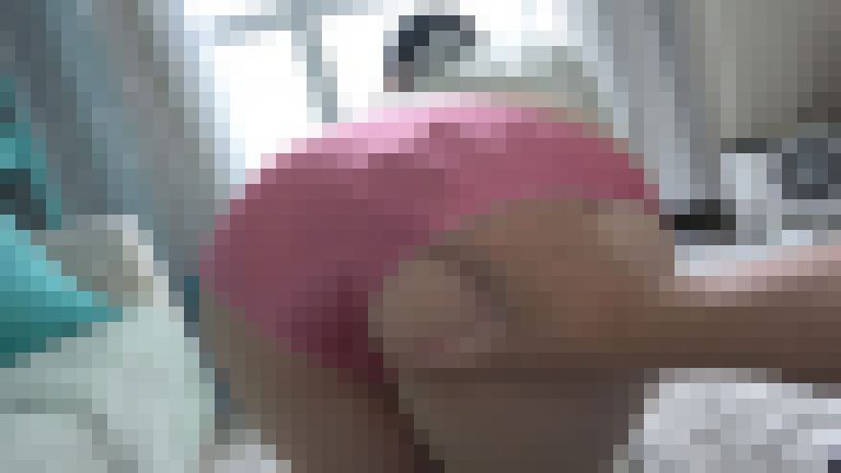 【再販】個撮「撮らないでぇ！」と必死に顔を隠しても止まらないカメラとフェラ圧力ｗ 悪戯攻めで気持ちよくさせてめでたく口内発射　サンプル画像1