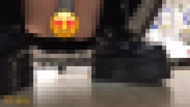 仲良し2人組・後編　ガチャポン売場しゃがみ＆逆さ撮り　サンプル画像1