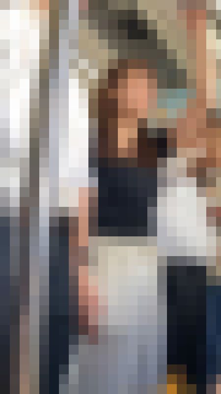 【下からの眺め77】カップルで通勤中のムチムチＯＬは推定Ｇカップ！ サンプル画像