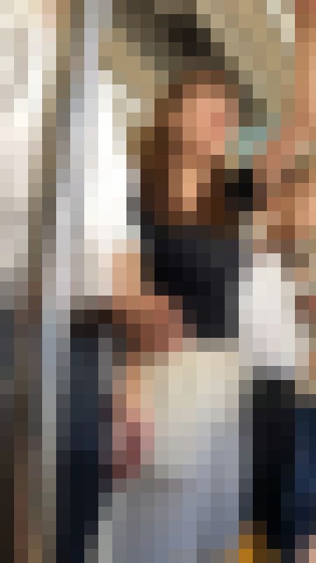 【下からの眺め77】カップルで通勤中のムチムチＯＬは推定Ｇカップ！　サンプル画像4