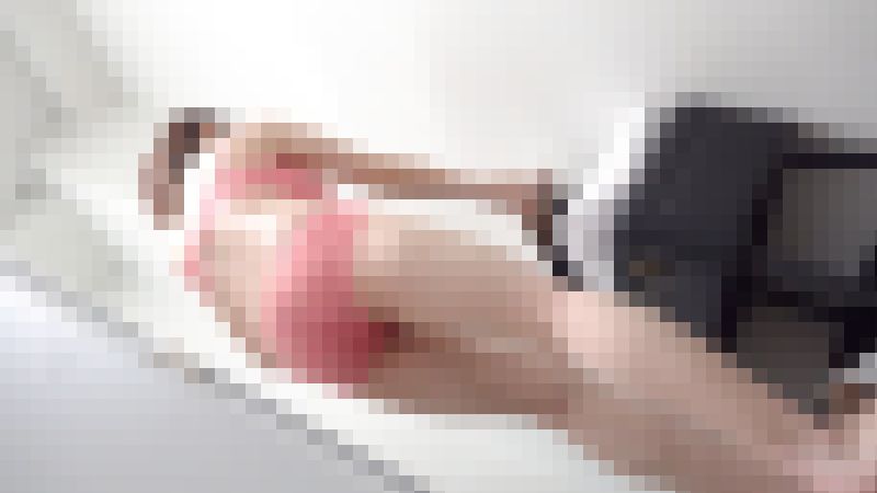 【某大学病院映像⑥】間違えてパンツまで。。ハプニングで下半身丸出しの爆乳ナース2アングル　サンプル画像4