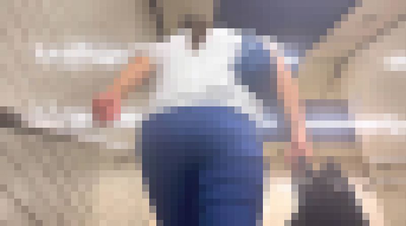 都会の女たちのスケベなWエロ尻！イヤらしいエロケツを階段で突き出して見上げる♂を誘惑！ 下品な『階段を登る女たち』 編　サンプル画像1