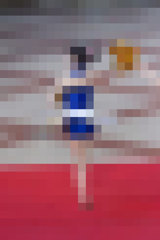 ピンクアンスコのチアガール・ダンスではブラがはみ出してます　サンプル画像4