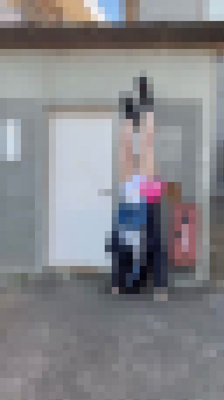 超ミニスカの青チェで自転車ぱんちら撮ってきたよ ?. ? .?あと外で逆立ちもしてみたっ　サンプル画像1